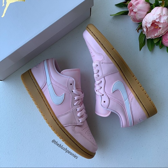 Nike Air Jordan 1 Low NWT - Picture 5 of 13